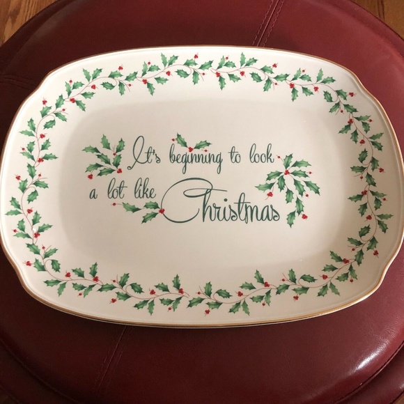 Lenox Oblong " It's Beginning to Look a Lot Like Christmas" Holiday Platter - Picture 1 of 5